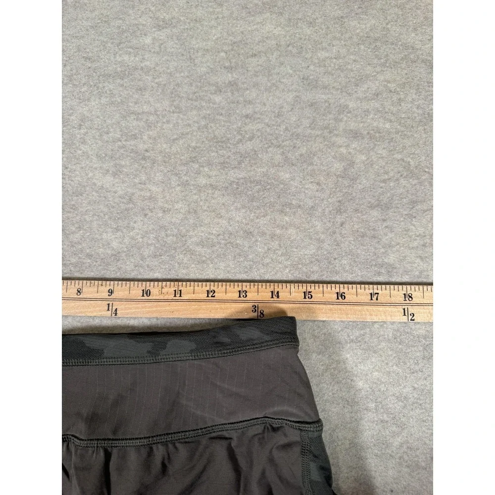 Lululemon Running Shorts Womens 6 Gray Lined Zip‎ Pocket Mesh Split Hem 3 In Run